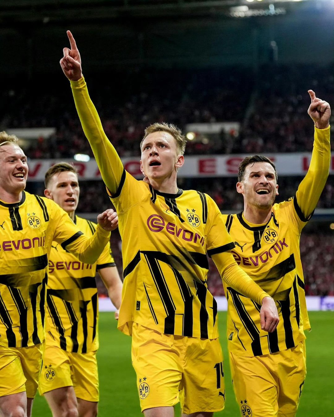 意甲季后赛对决在即！俄克拉荷马城雷霆演练定位球，多特蒙德密集防守应对的简单介绍